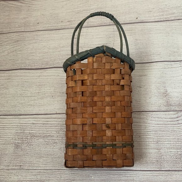 Hanging Wicker Basket with Wooden Heart and Twine Bow Green and Tan 12"H - Picture 6 of 8